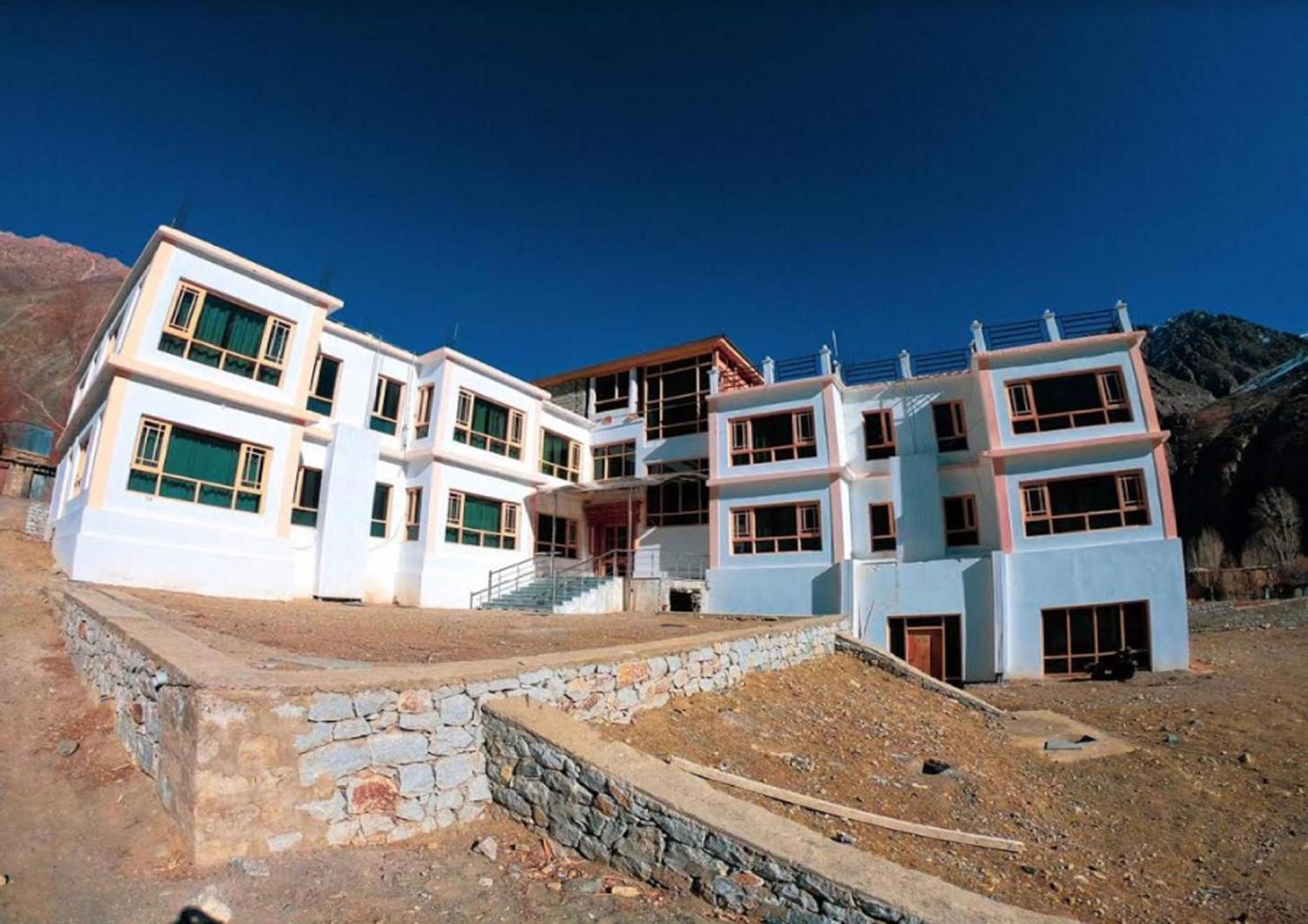The Nun-Kun Residency Kargil Hotel Kültér fotó