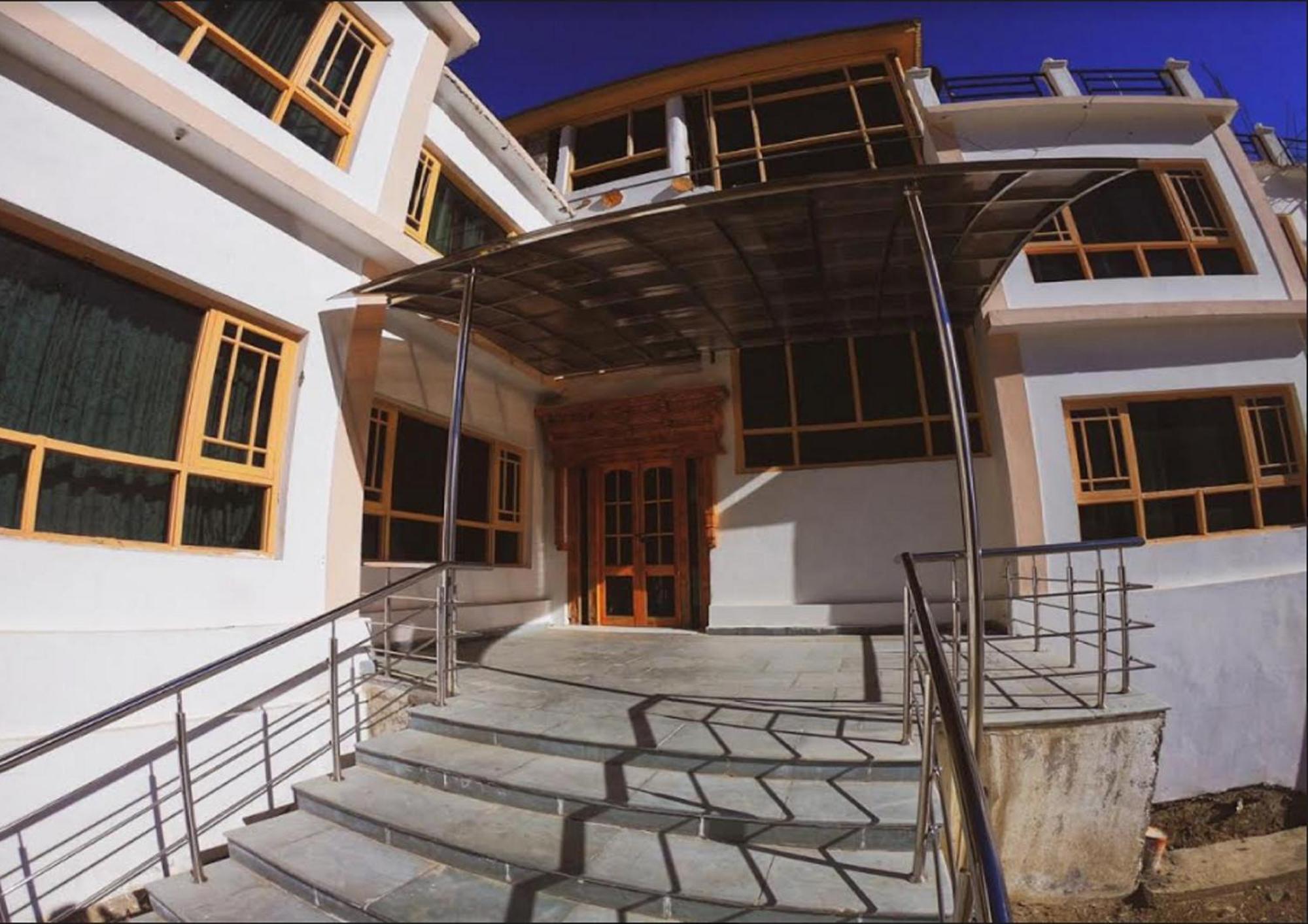 The Nun-Kun Residency Kargil Hotel Kültér fotó